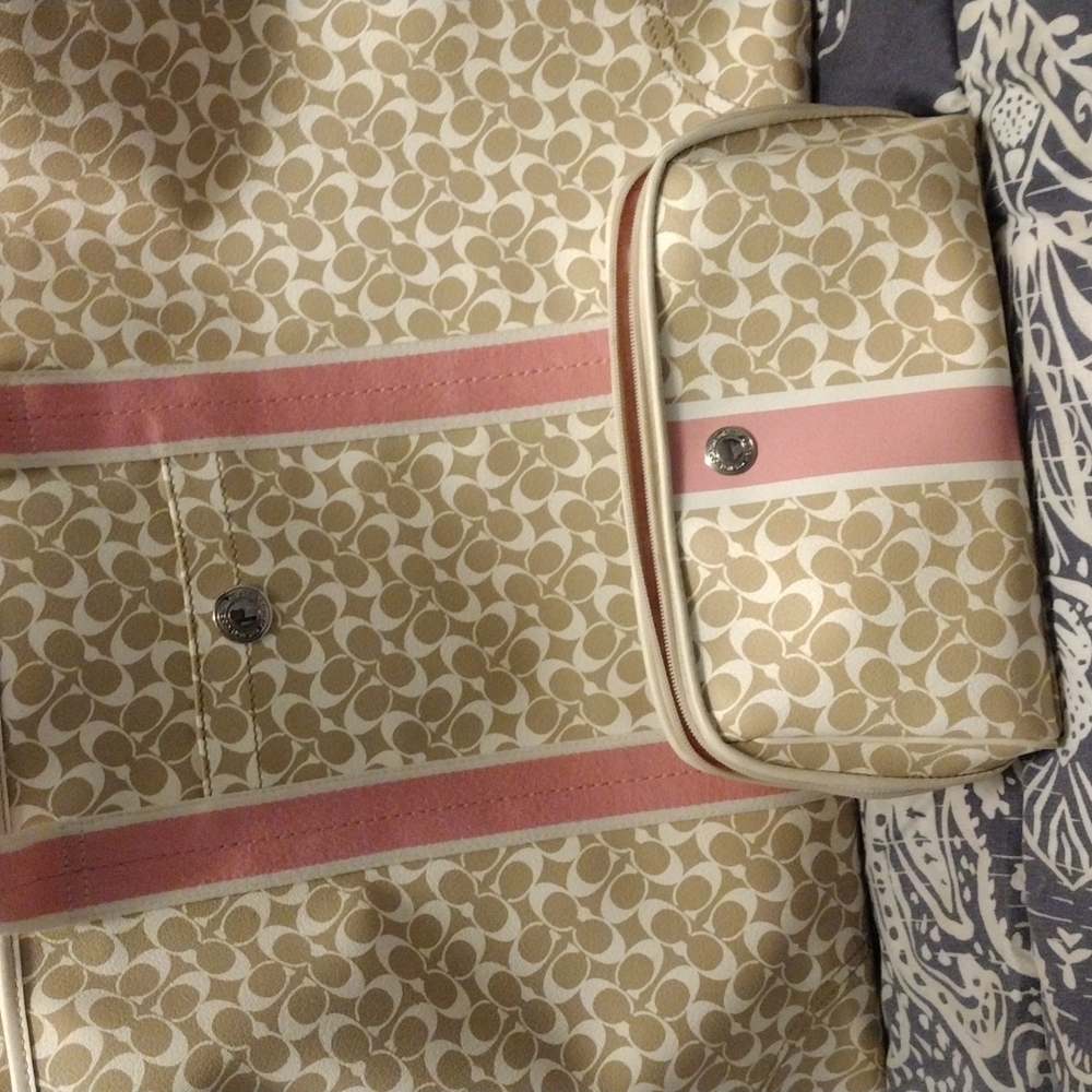 Authentic Coach F15159 Taupe Signature Coated Canvas XL Tote w/ traveling case